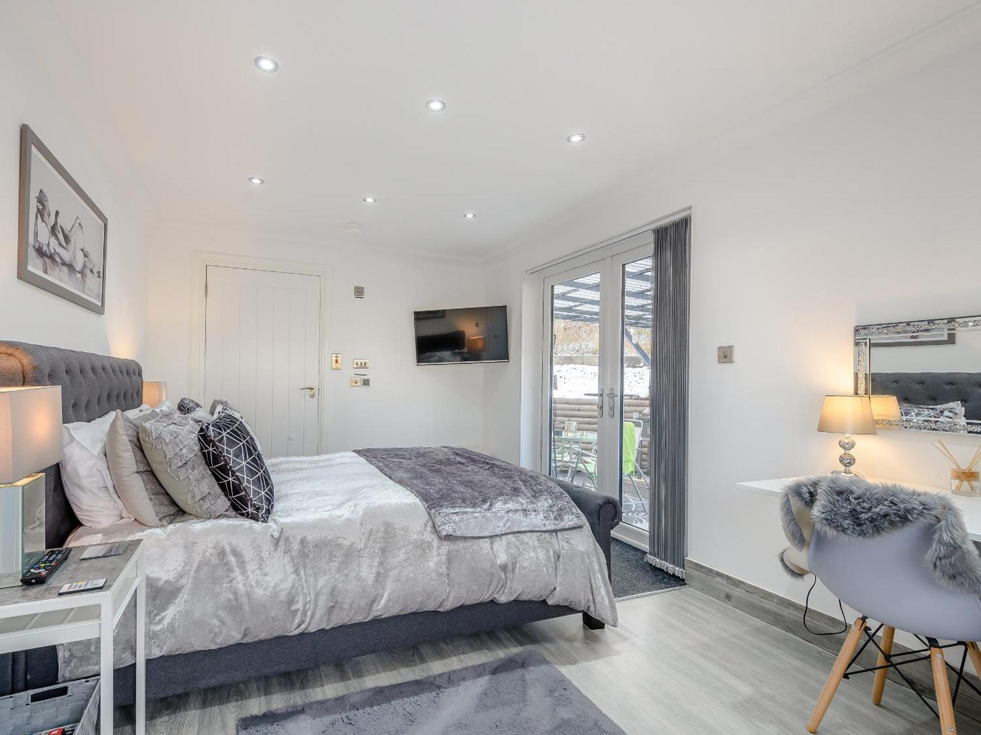 Craigpark Lodge Caldercruix エクステリア 写真