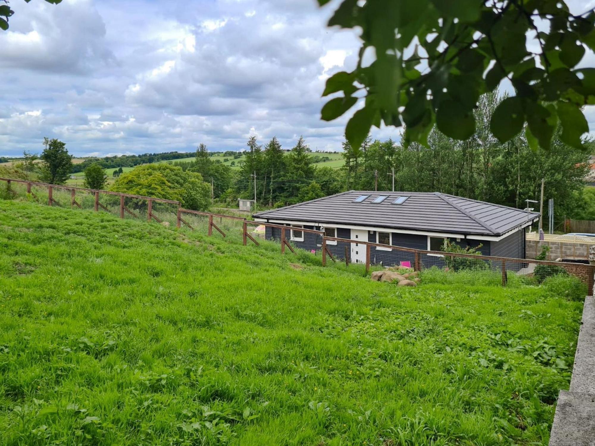Craigpark Lodge Caldercruix エクステリア 写真