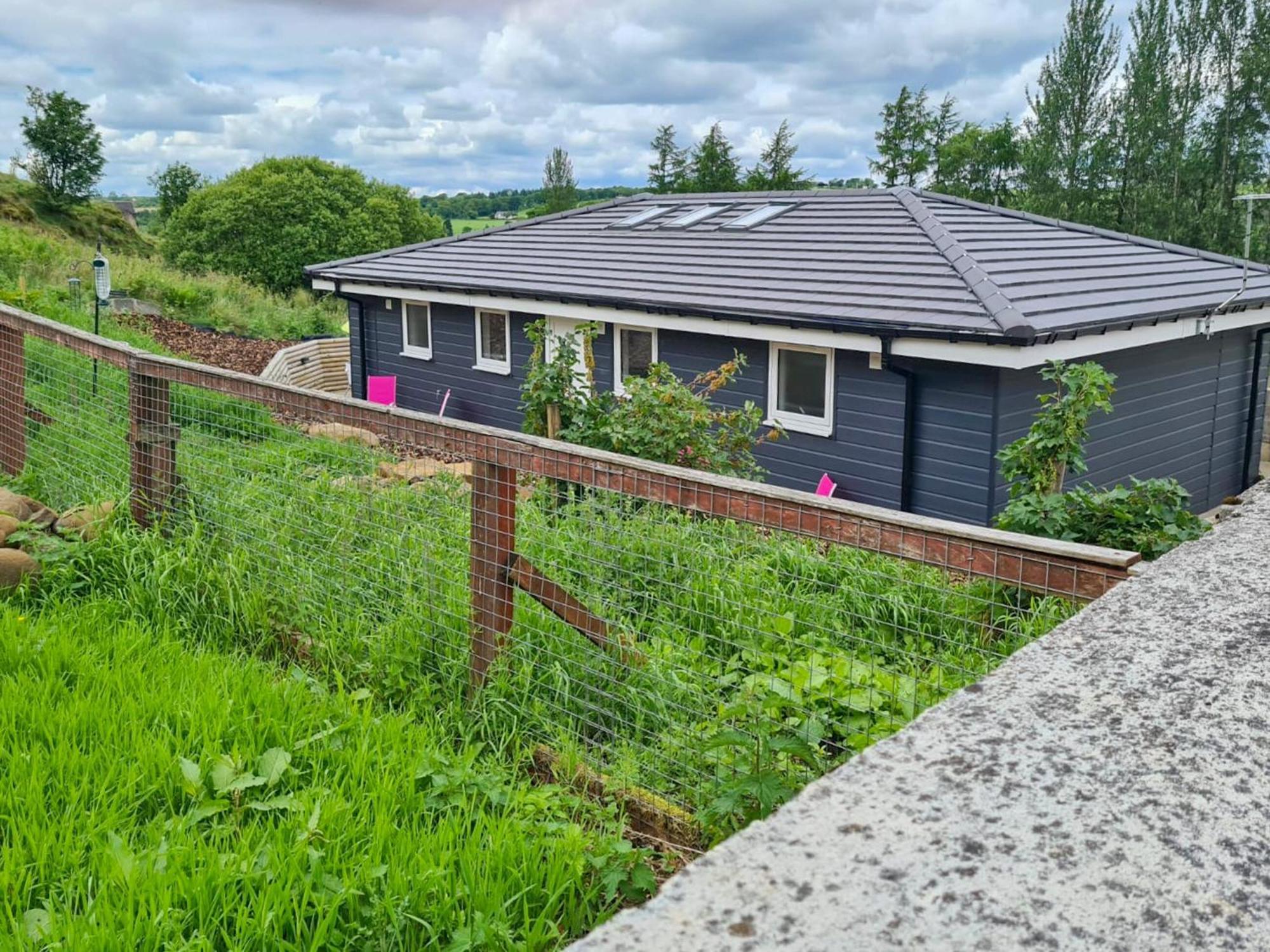 Craigpark Lodge Caldercruix エクステリア 写真
